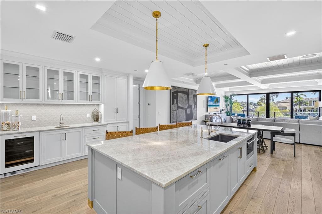 1820 Gulf Shore BLVD N 202-8