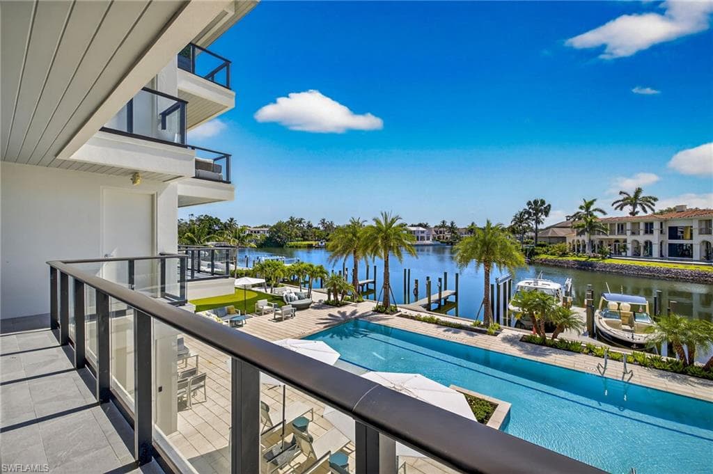 1820 Gulf Shore BLVD N 202-33