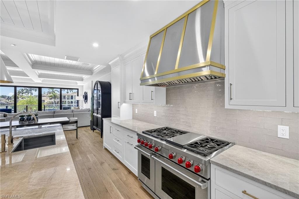 1820 Gulf Shore BLVD N 202-10