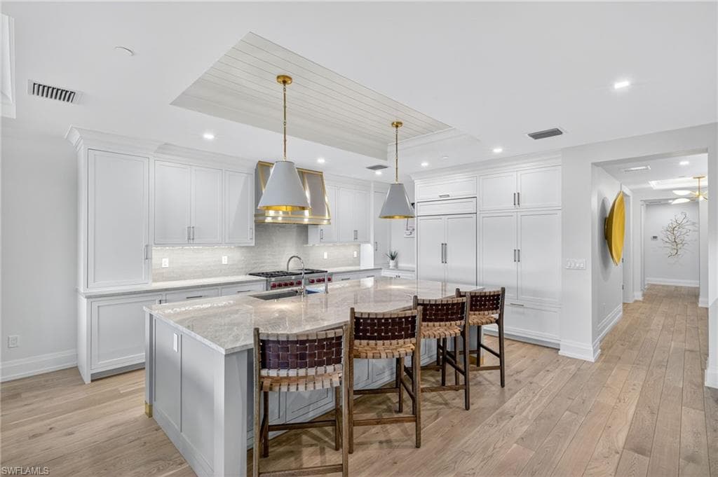 1820 Gulf Shore BLVD N 202-7