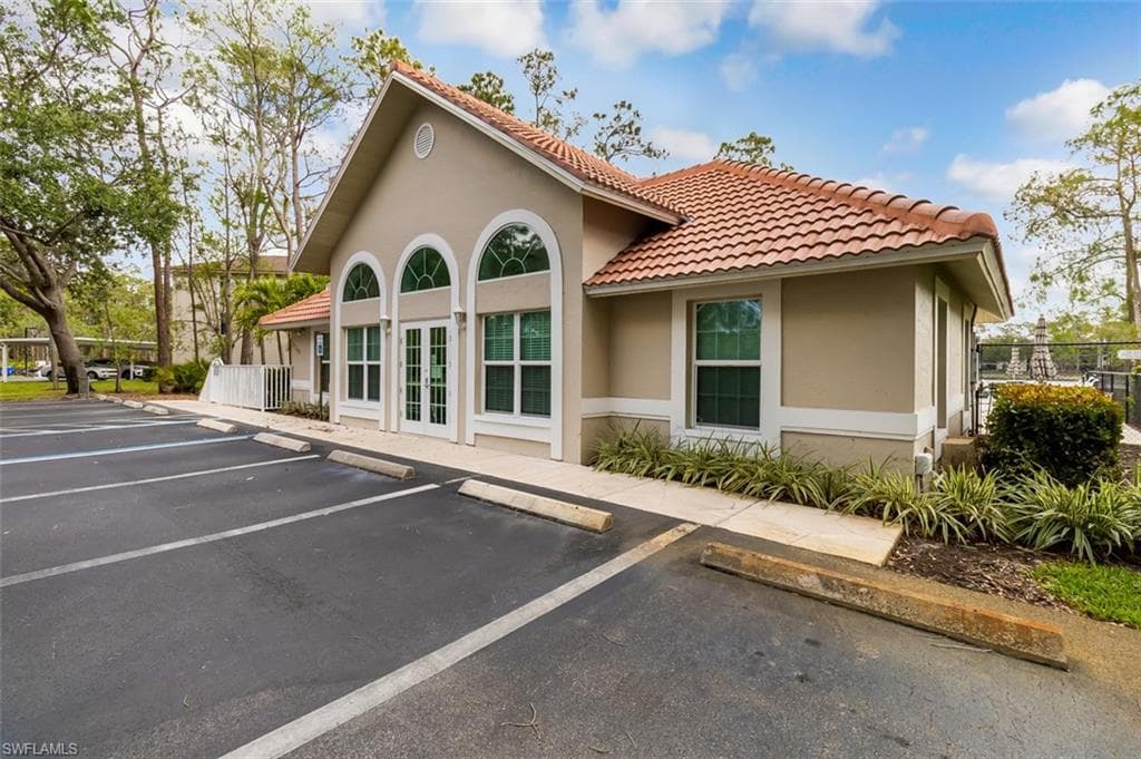 5708 Deauville CIR # J305, NAPLES FL 34112-22