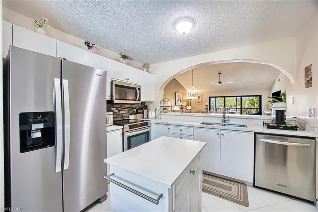 5708 Deauville CIR # J305, NAPLES FL 34112-5