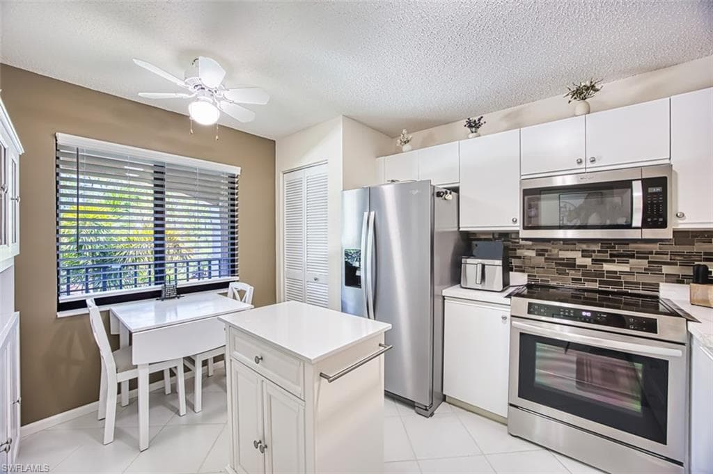 5708 Deauville CIR # J305, NAPLES FL 34112-6