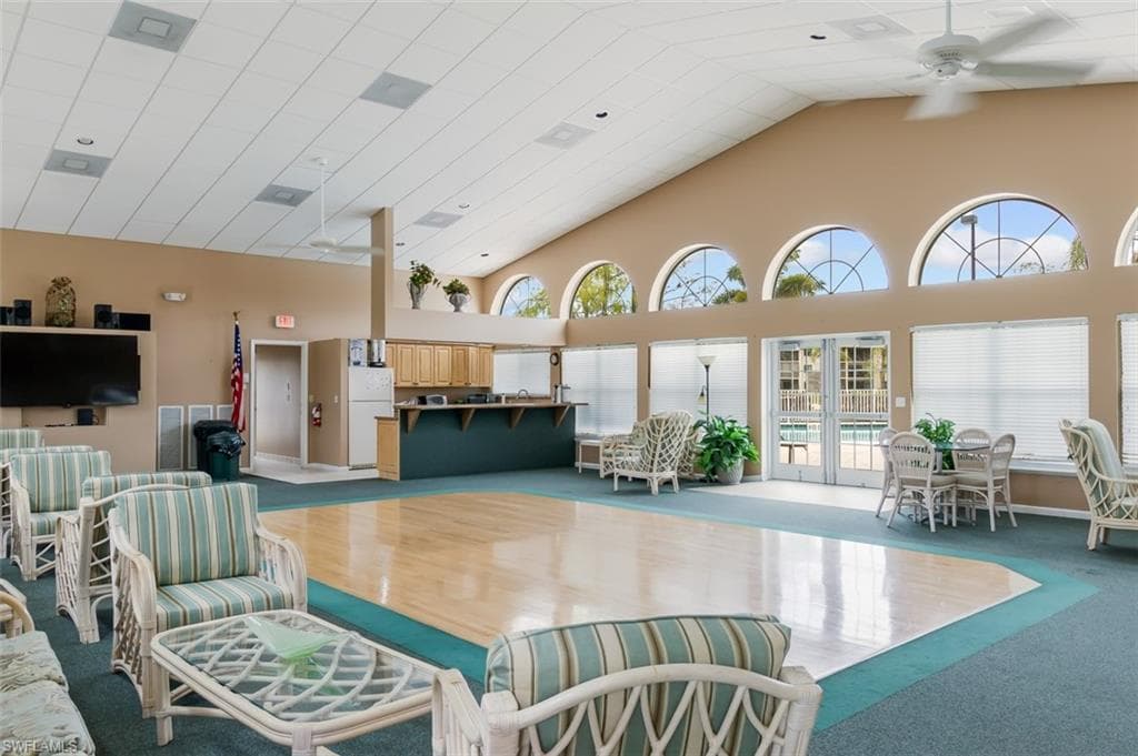 5708 Deauville CIR # J305, NAPLES FL 34112-23