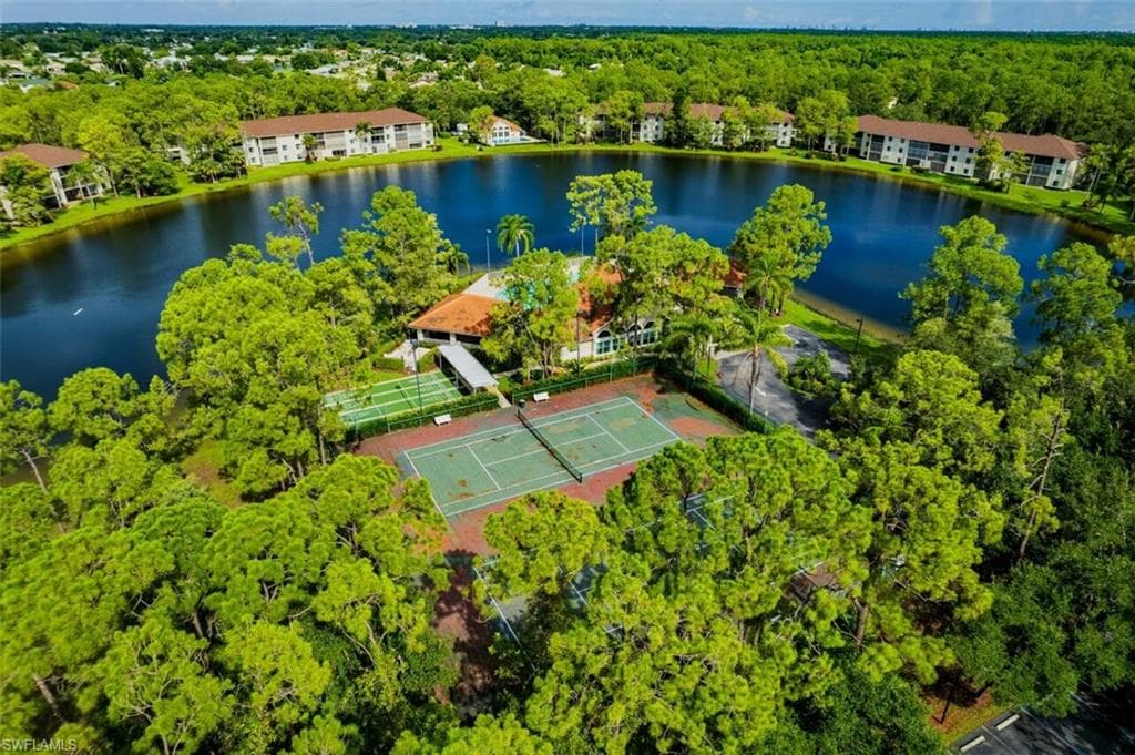 5708 Deauville CIR # J305, NAPLES FL 34112-30