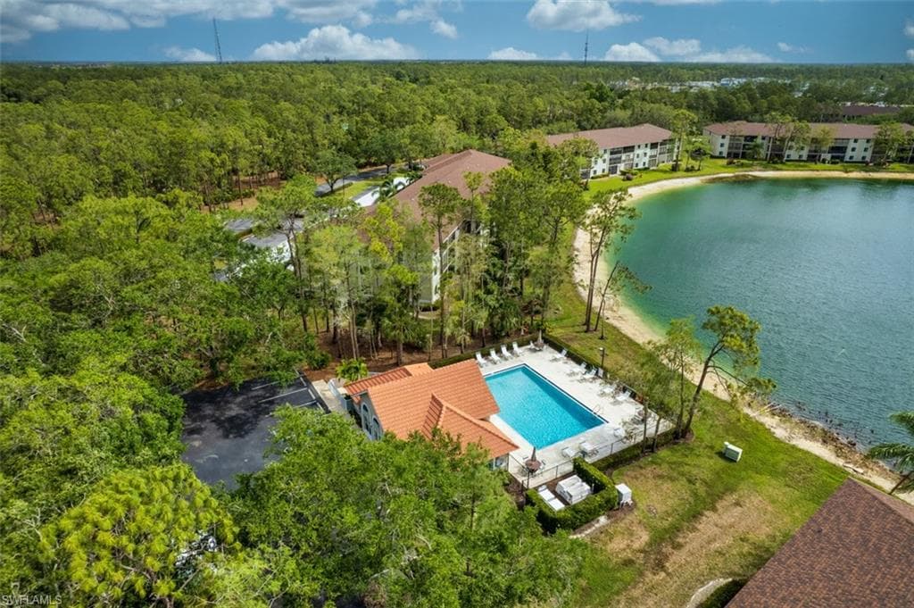 5708 Deauville CIR # J305, NAPLES FL 34112-28