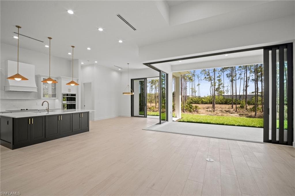 25400 Divot DR, BONITA SPRINGS FL 34135-16