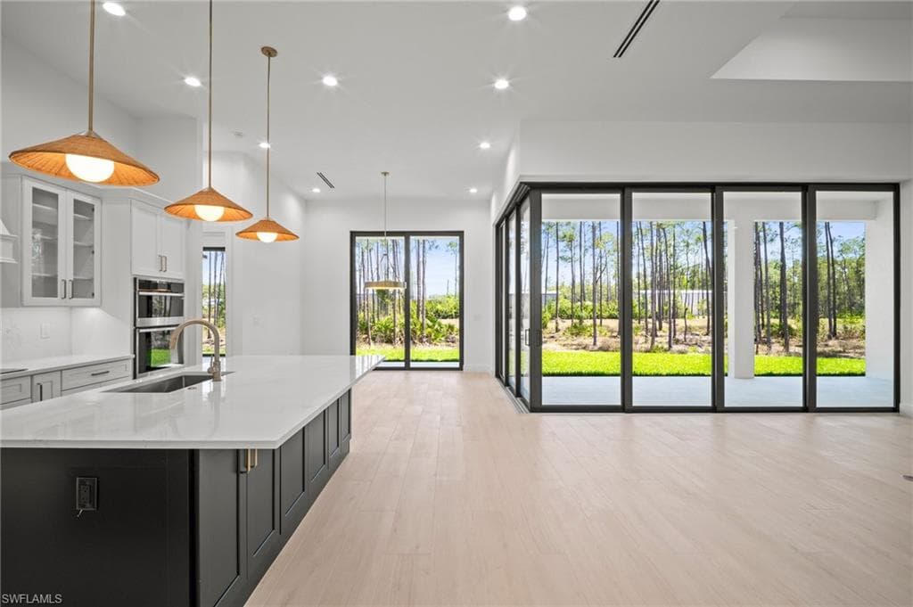 25400 Divot DR, BONITA SPRINGS FL 34135-11