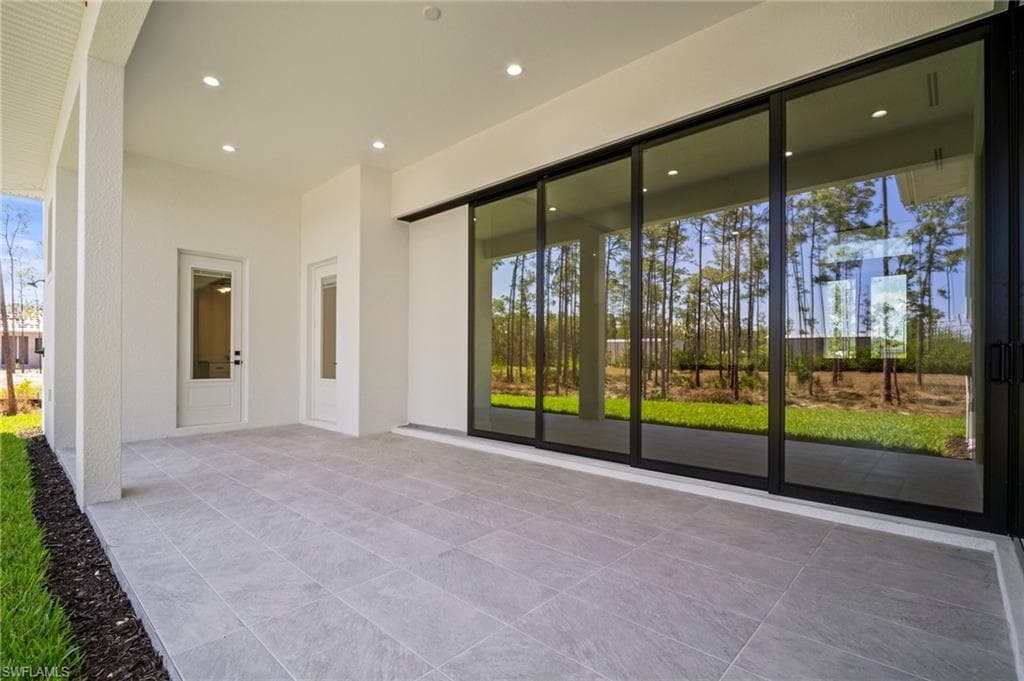 25400 Divot DR, BONITA SPRINGS FL 34135-32