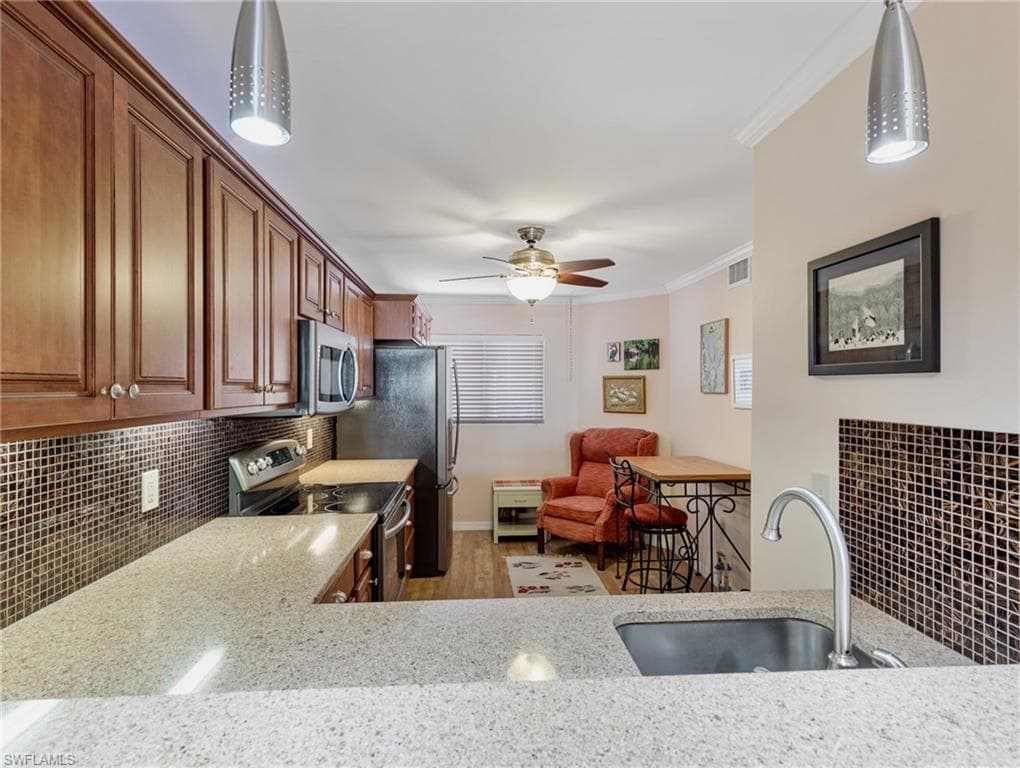 11921 Seabreeze Cove LN # 104, FORT MYERS FL 33908-11