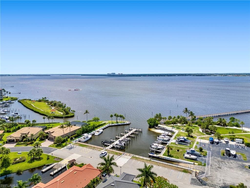 11921 Seabreeze Cove LN # 104, FORT MYERS FL 33908-25