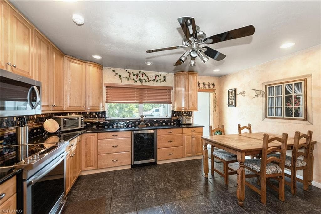 15261 Shamrock DR, FORT MYERS FL 33912-13