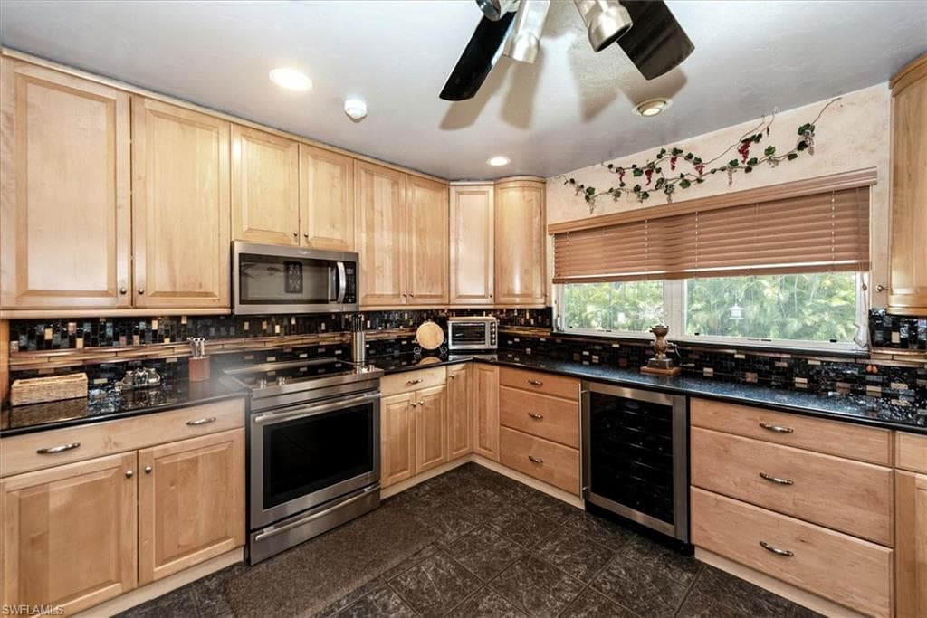 15261 Shamrock DR, FORT MYERS FL 33912-14