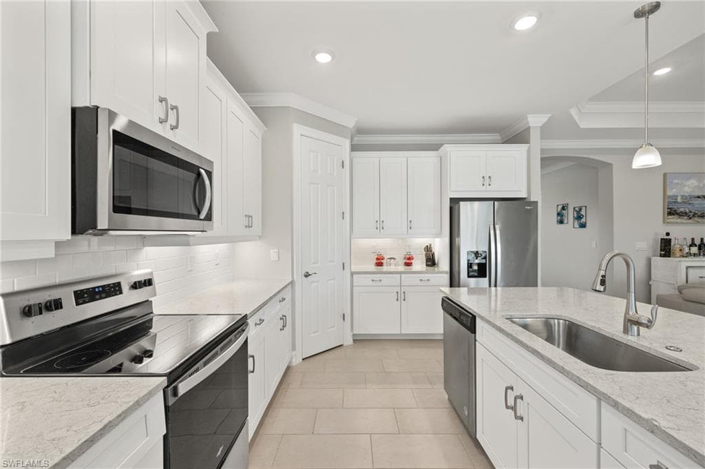 309 Spiaggio CT, NAPLES FL 34114-8