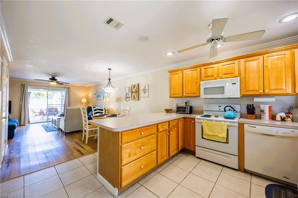6777 Winkler RD # 150, FORT MYERS FL 33919-1