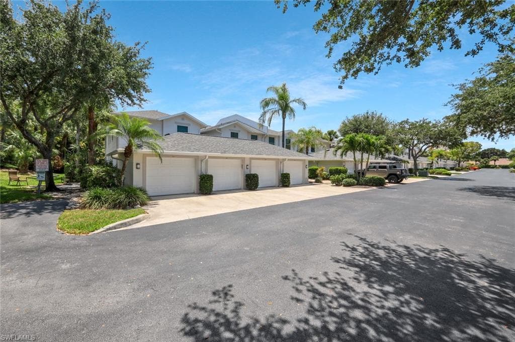 1340 Charleston Square DR # 101, NAPLES FL 34110-22