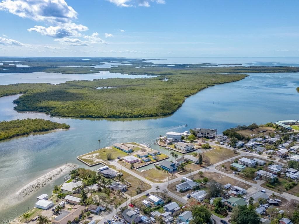 226 Goodland DR, GOODLAND FL 34140-1