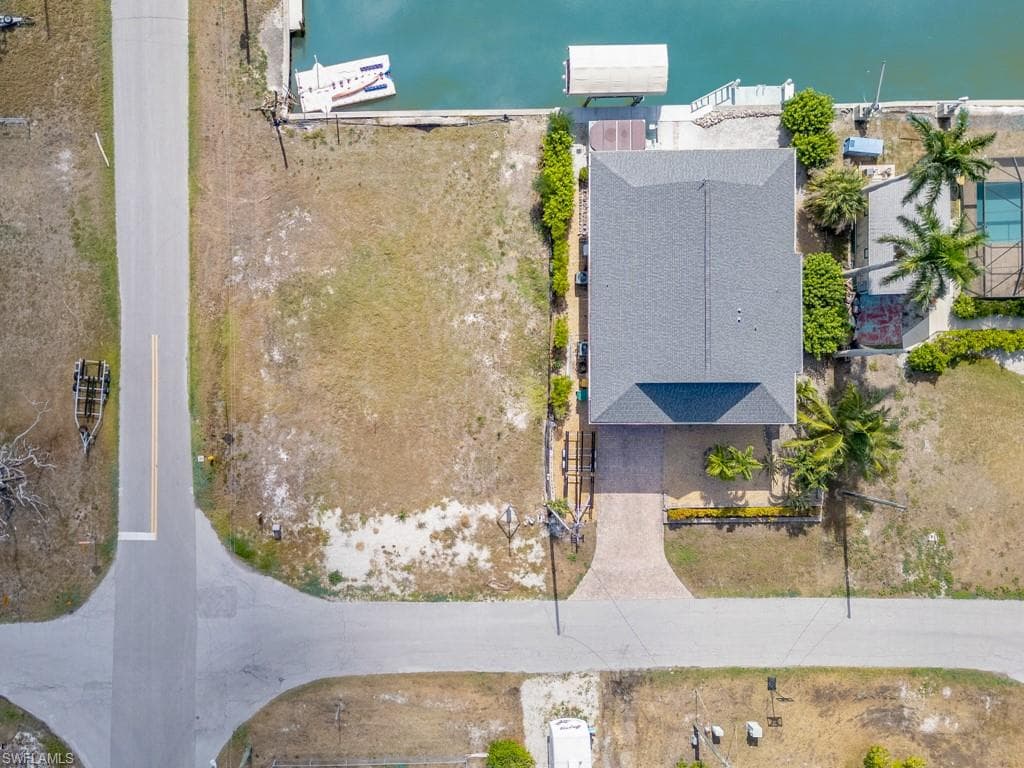 226 Goodland DR, GOODLAND FL 34140-8