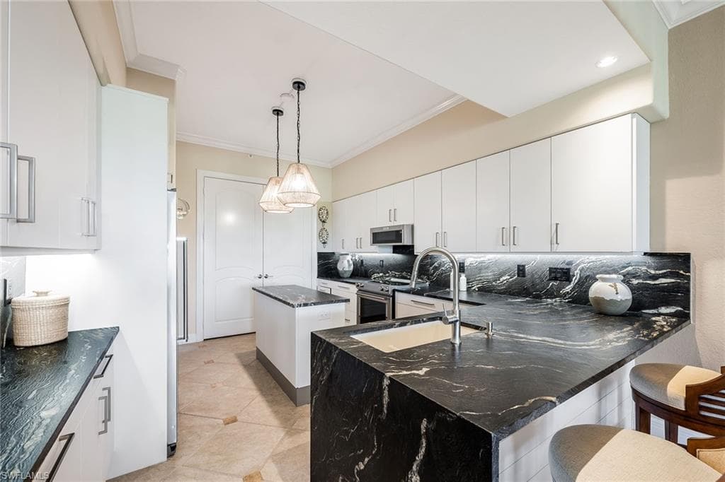 560 El Camino Real # 1102, NAPLES FL 34119-13