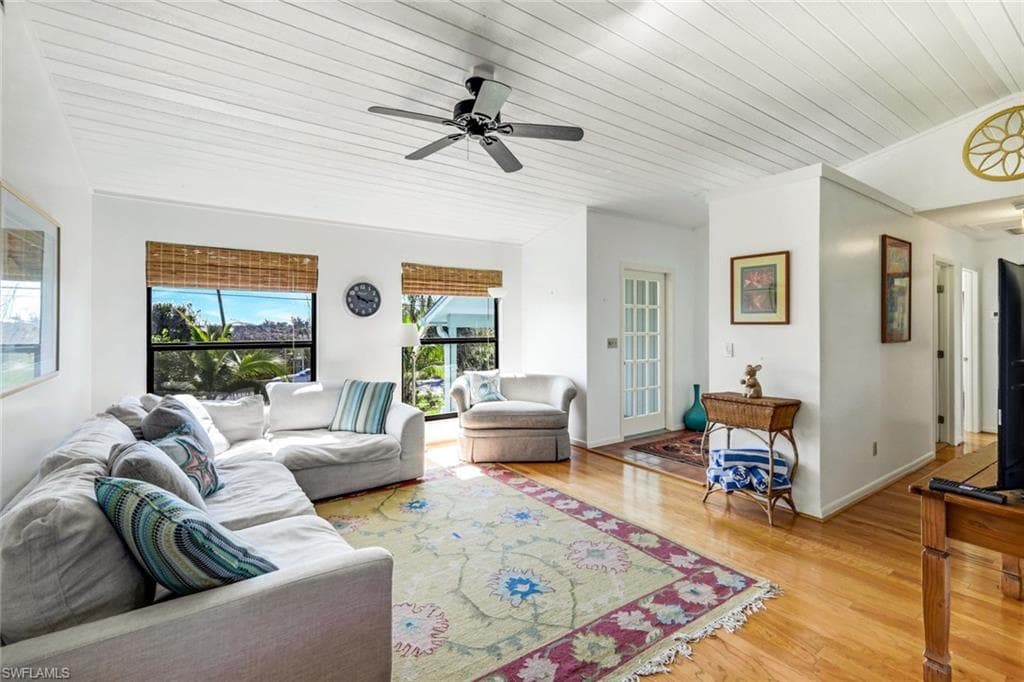 647 Rabbit RD, SANIBEL FL 33957-5