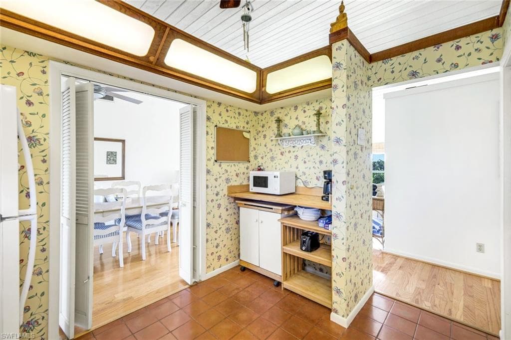 647 Rabbit RD, SANIBEL FL 33957-12