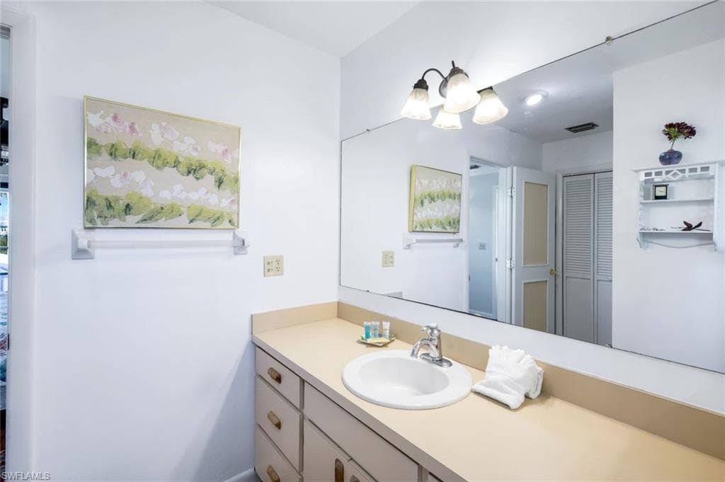 647 Rabbit RD, SANIBEL FL 33957-17