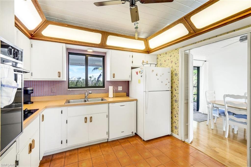 647 Rabbit RD, SANIBEL FL 33957-10