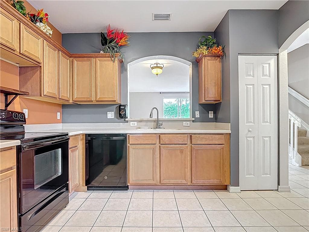 10013 Chiana CIR, FORT MYERS FL 33905-6