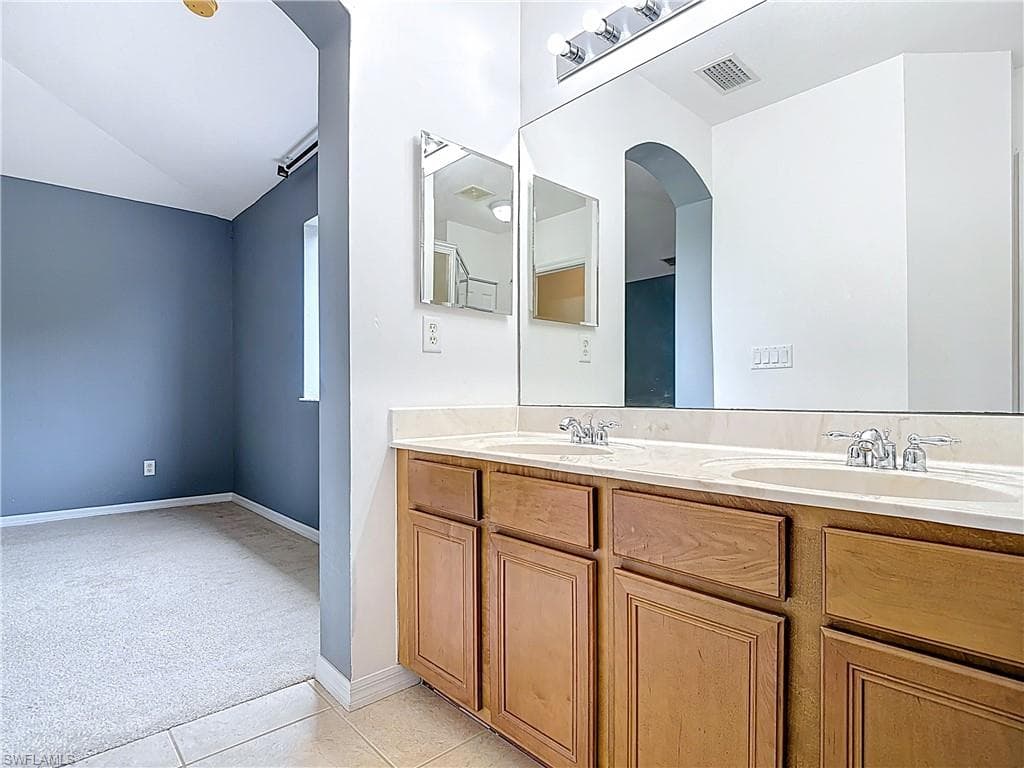 10013 Chiana CIR, FORT MYERS FL 33905-9