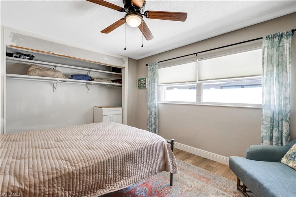 5692 Eichen CIR W, FORT MYERS FL 33919-29