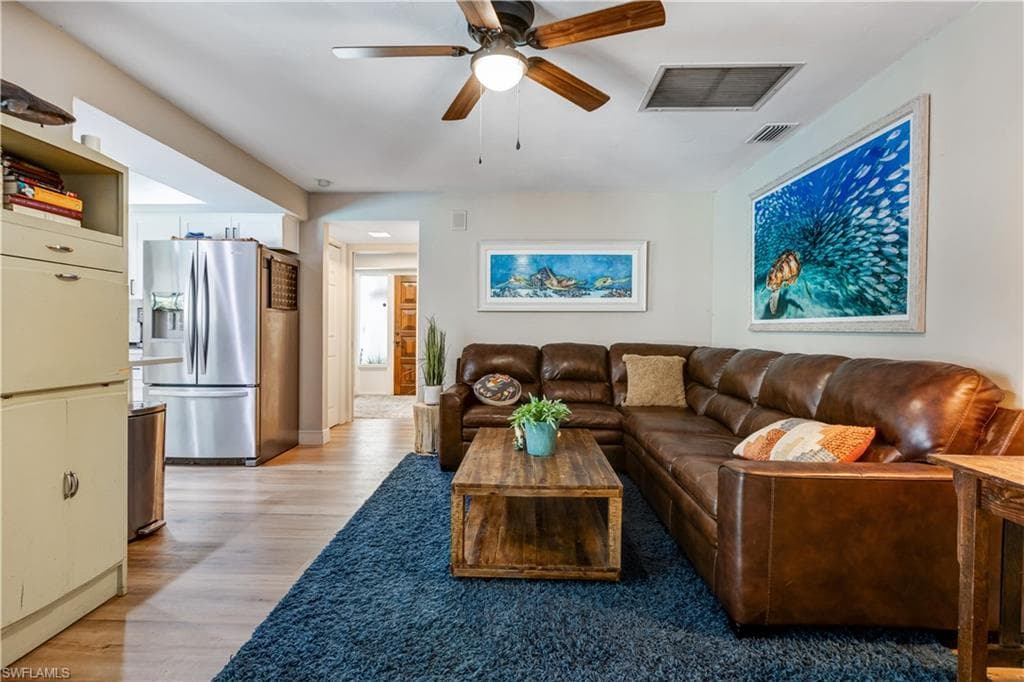 5692 Eichen CIR W, FORT MYERS FL 33919-9