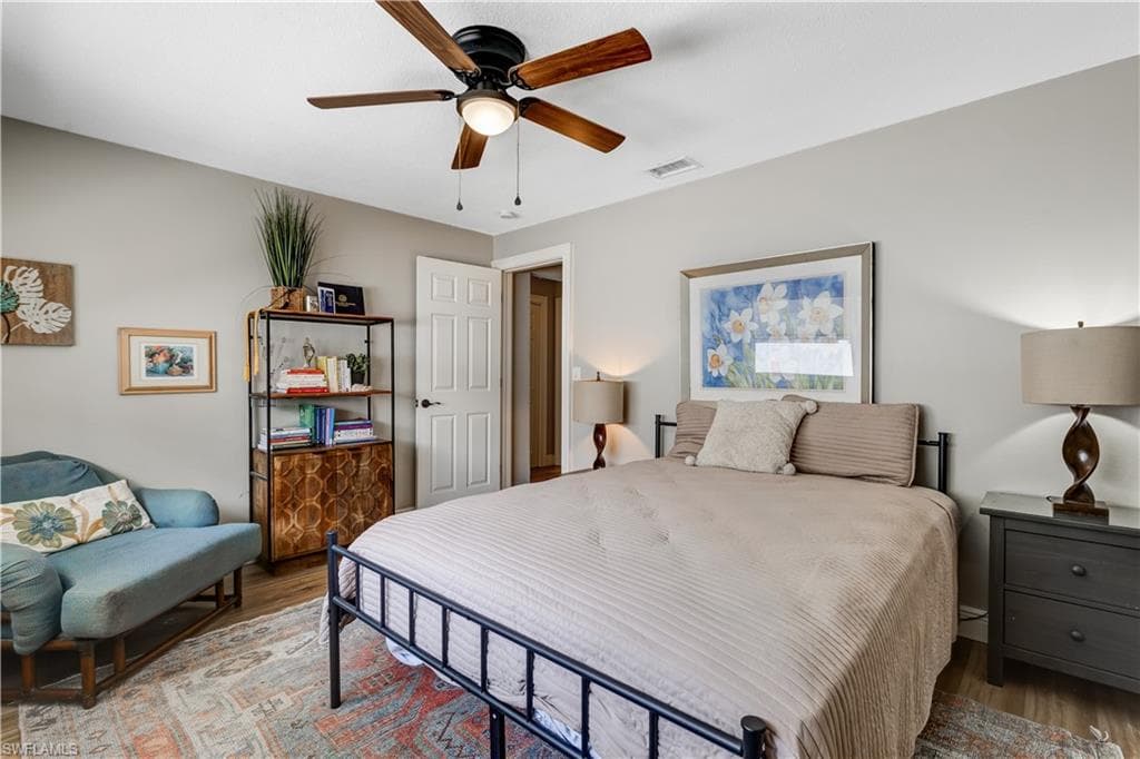 5692 Eichen CIR W, FORT MYERS FL 33919-31