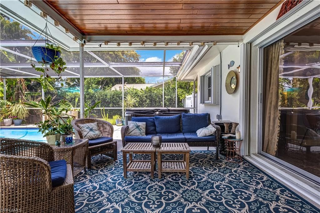 5692 Eichen CIR W, FORT MYERS FL 33919-13