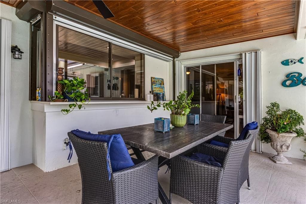 5692 Eichen CIR W, FORT MYERS FL 33919-10