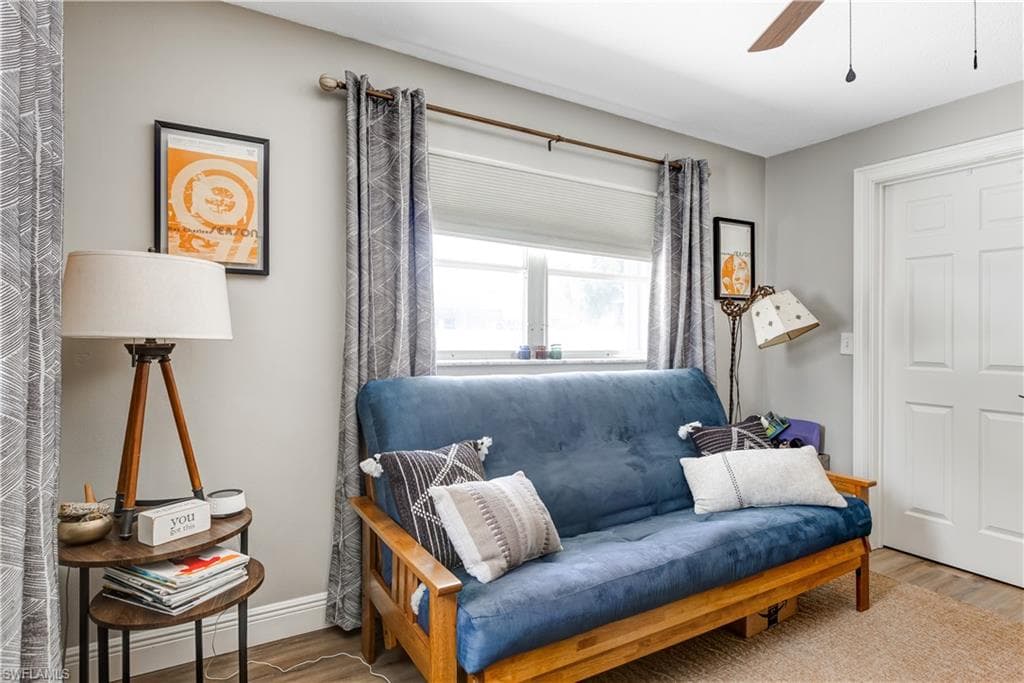 5692 Eichen CIR W, FORT MYERS FL 33919-28