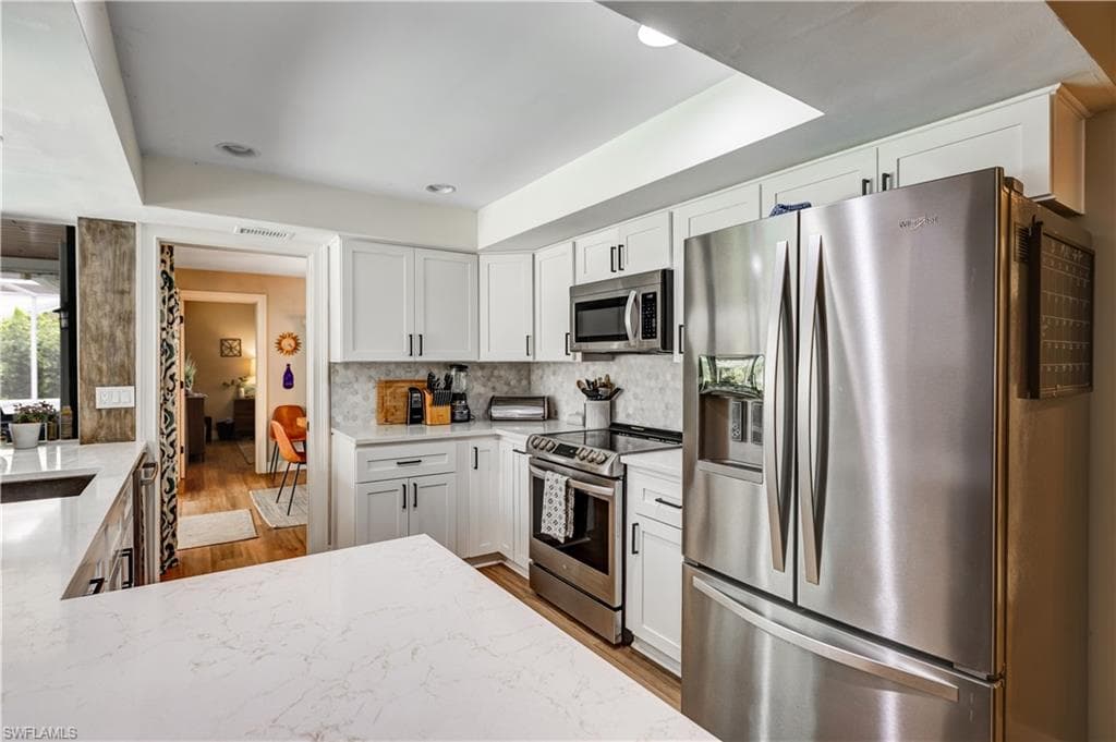 5692 Eichen CIR W, FORT MYERS FL 33919-7