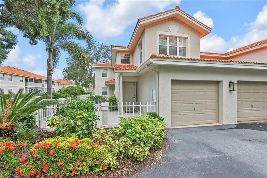 2476 Orchid Bay DR # W201, NAPLES FL 34109-1