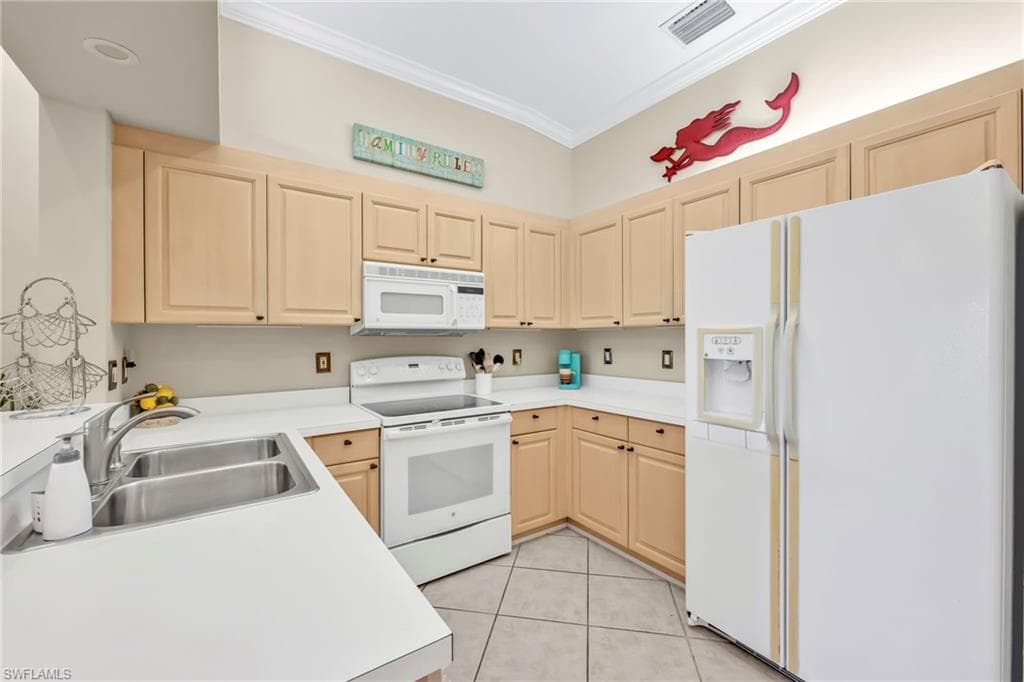 2476 Orchid Bay DR # W201, NAPLES FL 34109-11