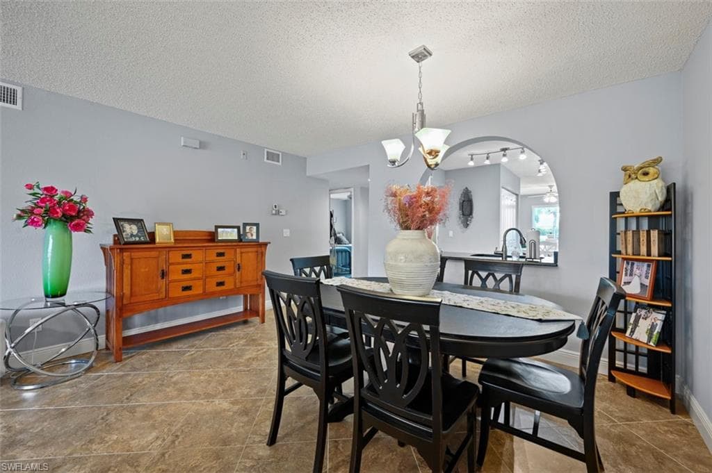 1210 Yesica Ann CIR # C105, NAPLES FL 34110-5