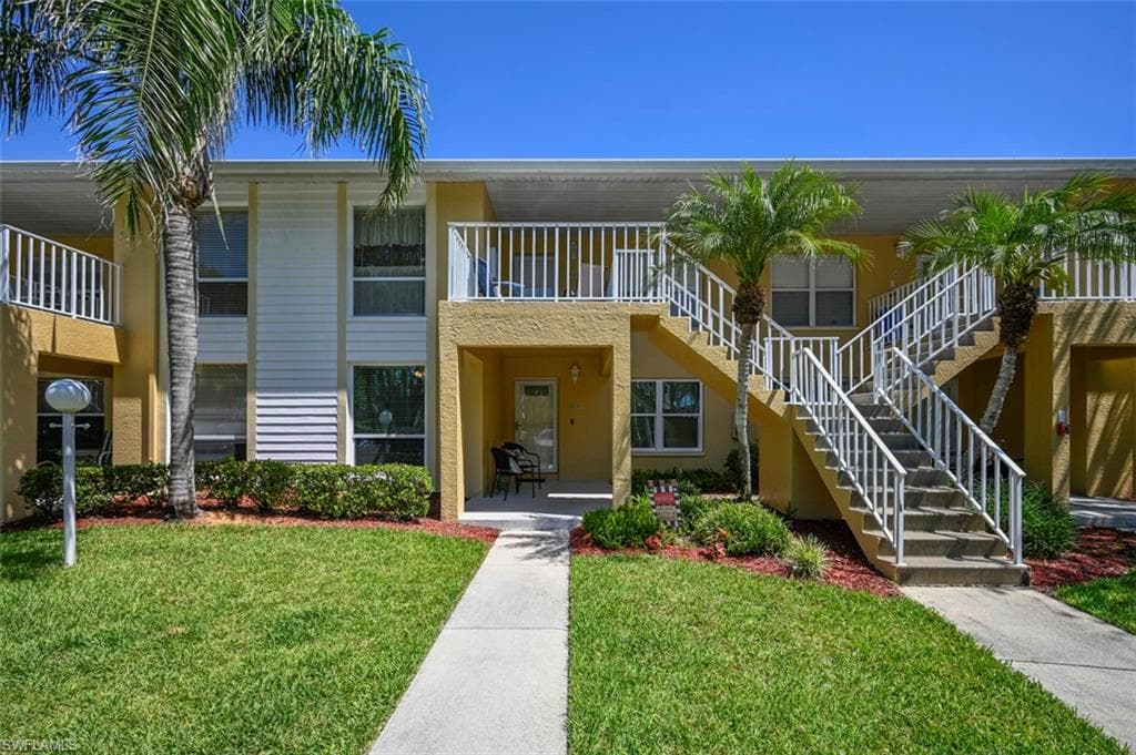 1210 Yesica Ann CIR # C105, NAPLES FL 34110-2