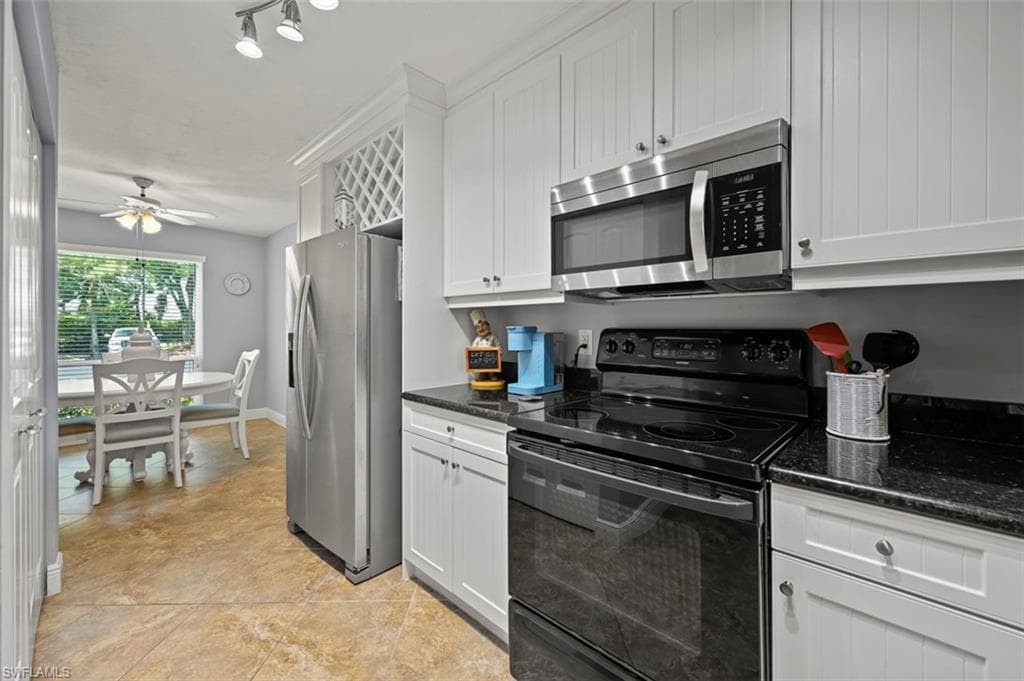 1210 Yesica Ann CIR # C105, NAPLES FL 34110-3