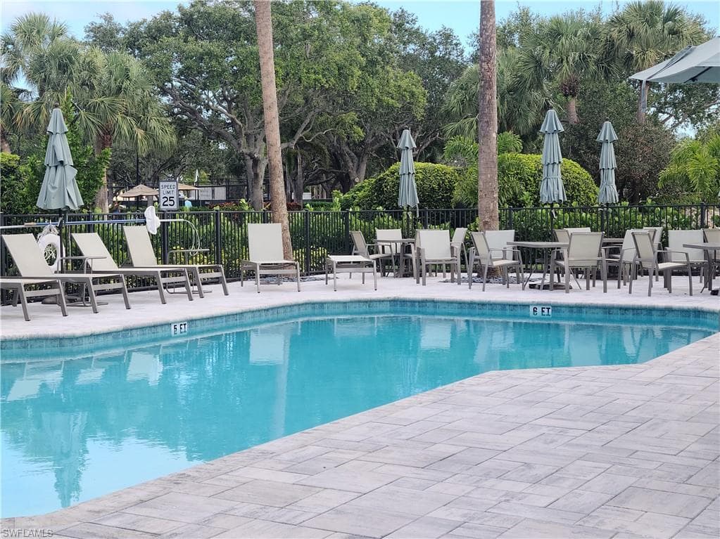 2255 Harmony LN # 8, NAPLES FL 34109-18