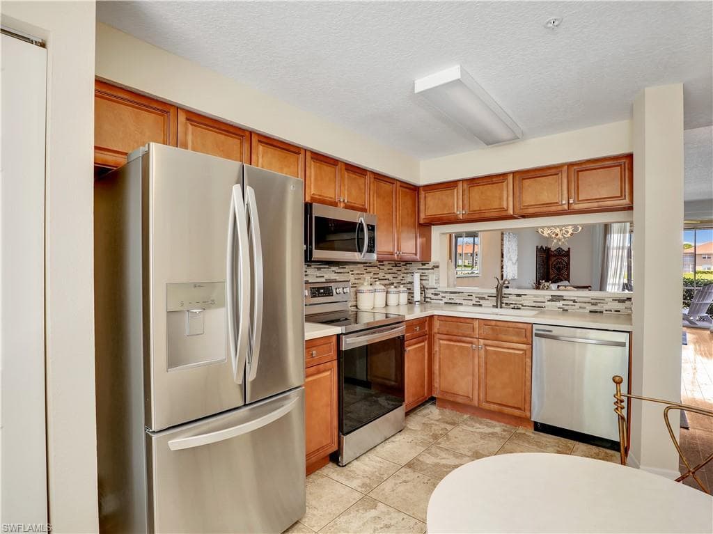 6670 Huntington Lakes CIR 104-3