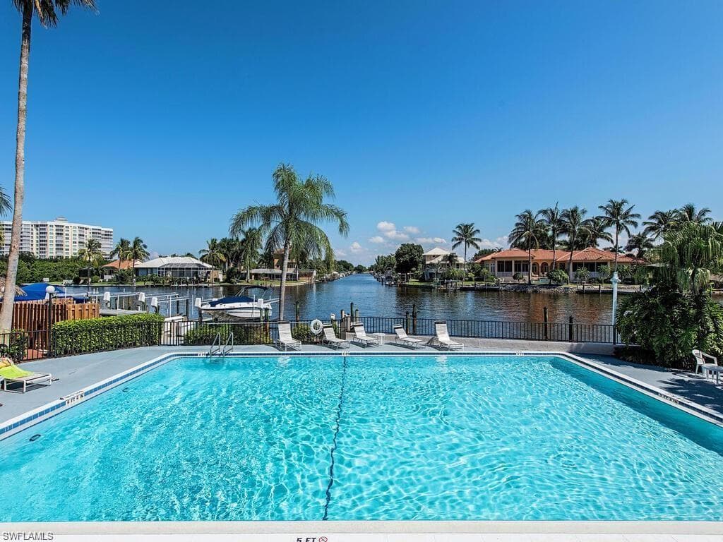 11030 Gulf Shore DR # 504, NAPLES FL 34108-15