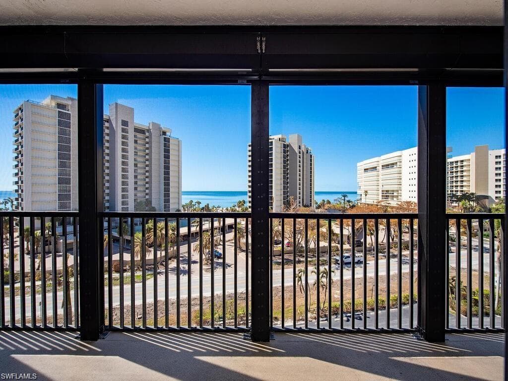 11030 Gulf Shore DR # 504, NAPLES FL 34108-2