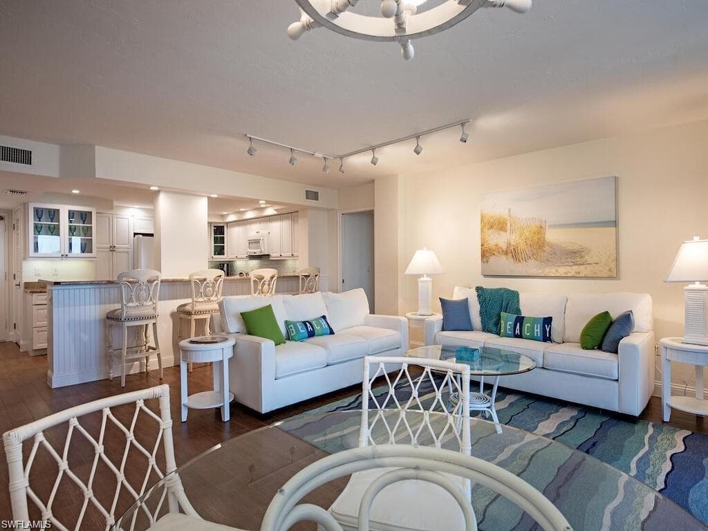 11030 Gulf Shore DR # 504, NAPLES FL 34108-4