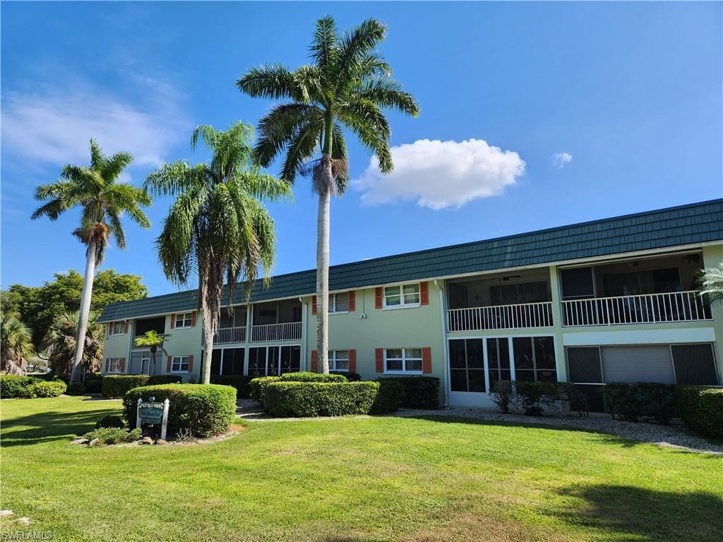 300 Valley Stream DR # 5, NAPLES FL 34113-7