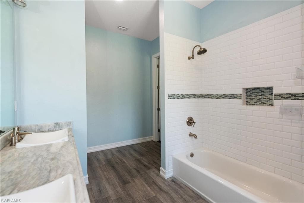 15860 Glendale LN, FORT MYERS FL 33912-28