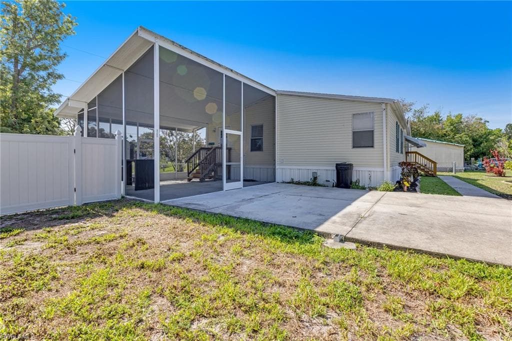 8269 Penny DR, NORTH FORT MYERS FL 33917-3