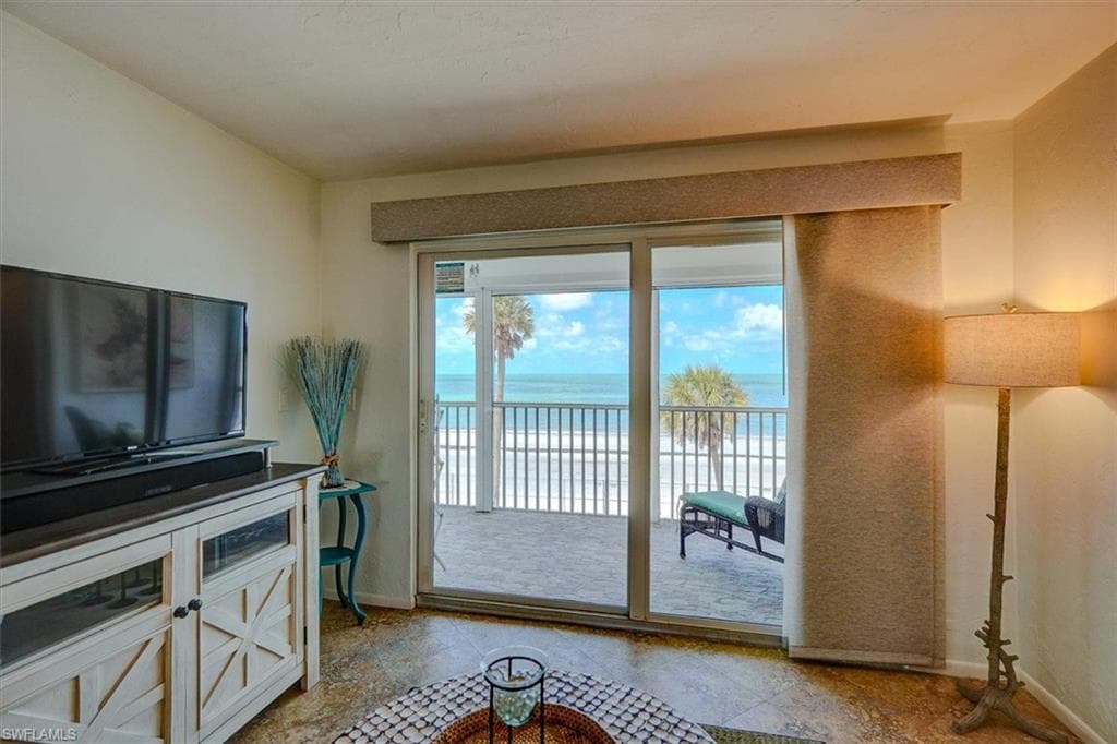 5000 Estero BLVD # 202, FORT MYERS BEACH FL 33931-16